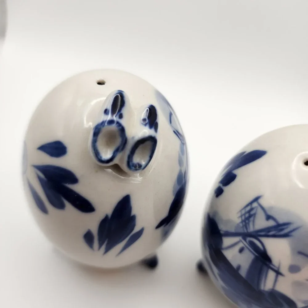 Vtg Enesco Holland Dutch Design Egg Shaped Blue White Salt & Pepper Shakers Set - Picture 6 of 8
